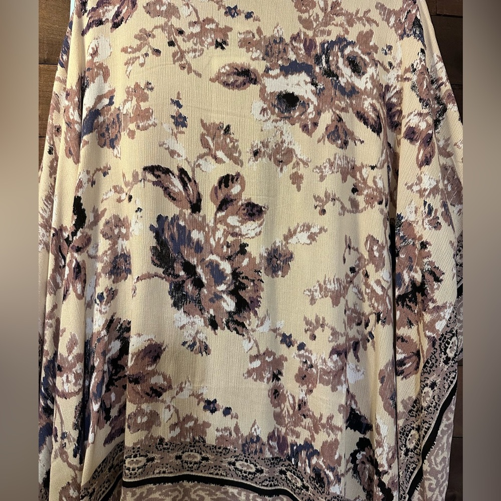 Nine West Floral Kimono *Buyers Choice* NWT Black, Cream or Navy, OSFM - Picture 2 of 13